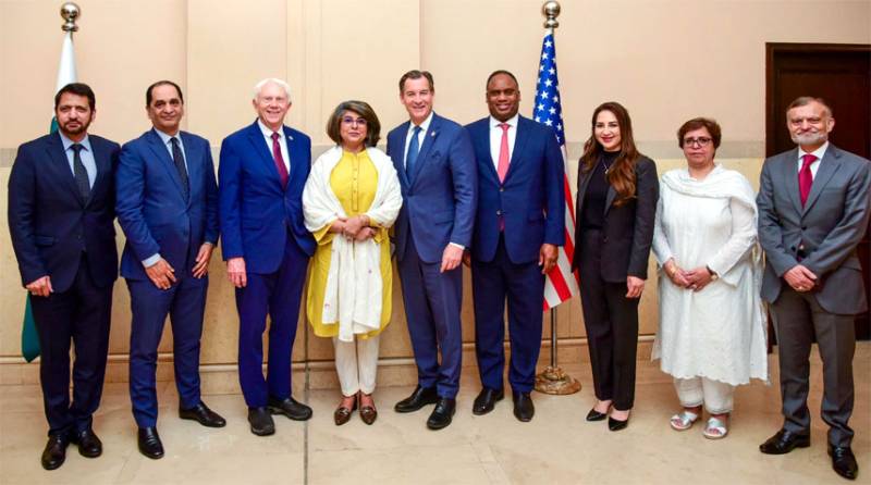 Pakistan, US resolve to further strengthen relations
