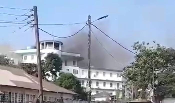 Fire breaks out in Sierra Leone presidency
