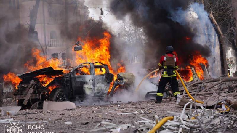 Russian strike on city centre in Ukraine's Sumy kills 21