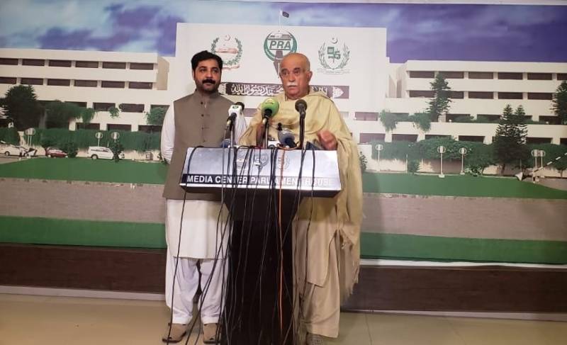 Achakzai asks world to talk to people of Pakistan instead of 'electoral thieves'