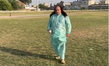 Chahat Fateh Ali Khan seen playing cricket in new viral video