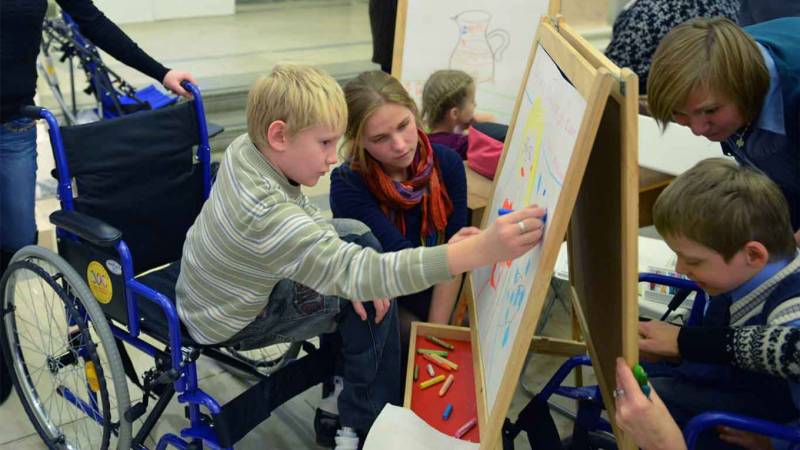 Russia closes Kremlin critic's charity for sick children