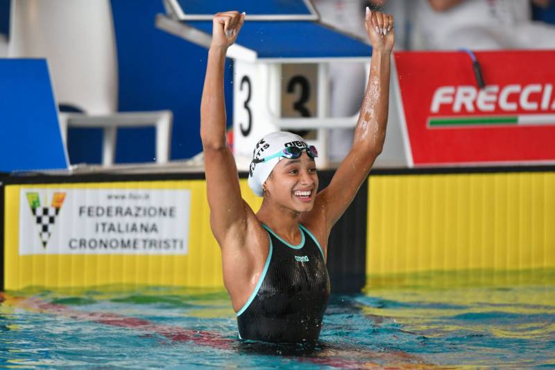 Italian swim sensation Curtis breaks own and icon Pellegrini records