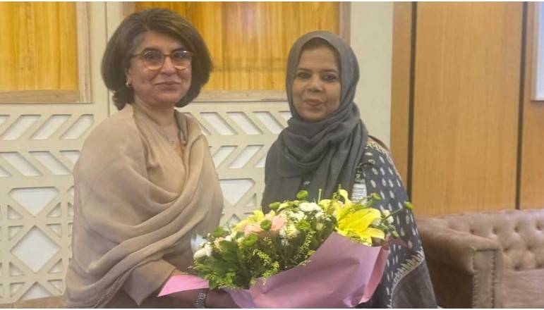 Pakistan Foreign Secy Amna Baloch lands in Dhaka for talks after 15 years