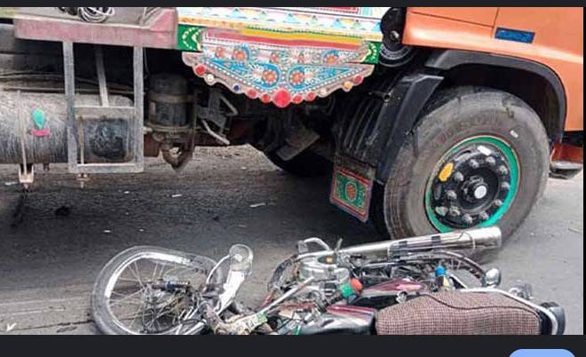 Water tanker crushes motorcyclist to death in Karachi
