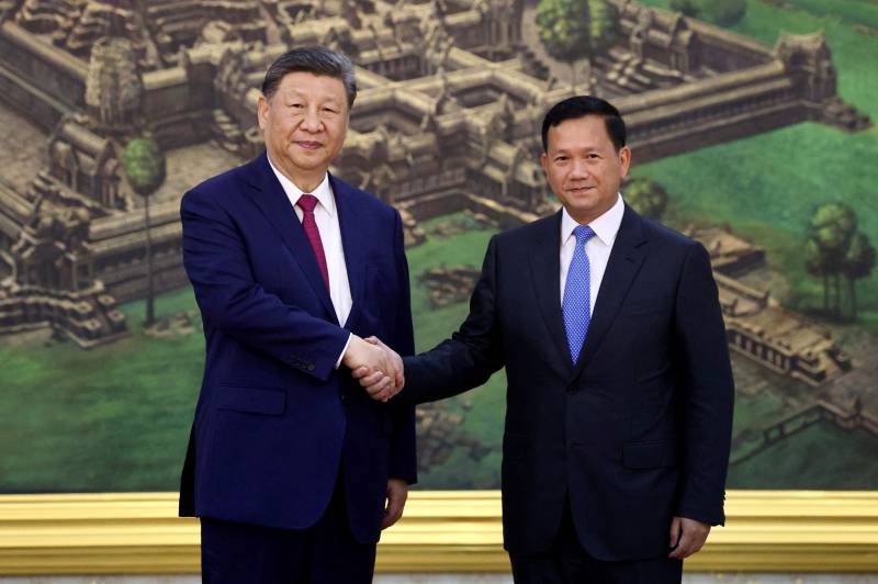 China's Xi meets Cambodian leader as part of regional diplomatic blitz