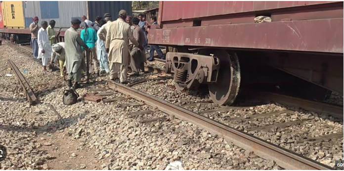 Freight train derails near Bin Qasim in Karachi