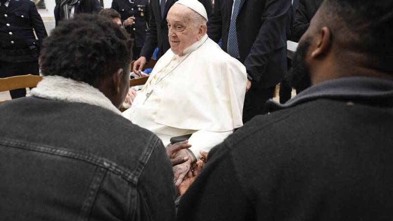 Pope says doing 'best he can' on jail visit before Easter