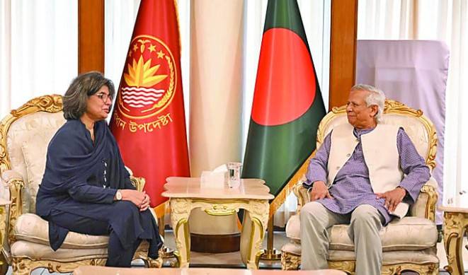 Top Pakistan, Bangladesh diplomats break the ice in Dhaka