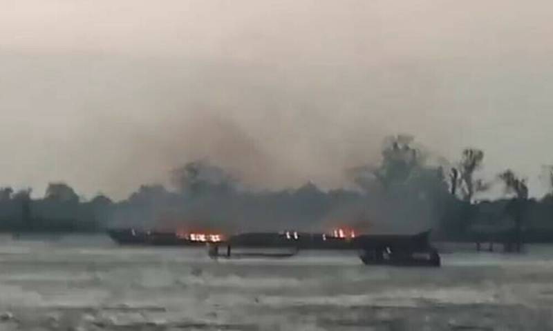 At least 33 dead in DR Congo boat fire