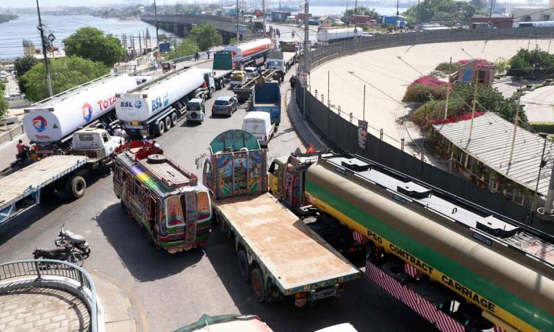 Karachi goods transporters end strike after three days