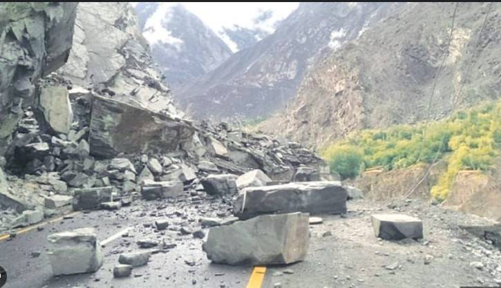Karakoram Highway blocked due to heavy rain, landsliding