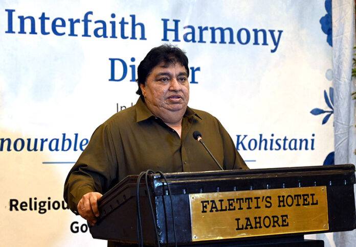 State Minister Kheeal Das attacked in Thatta, car damaged