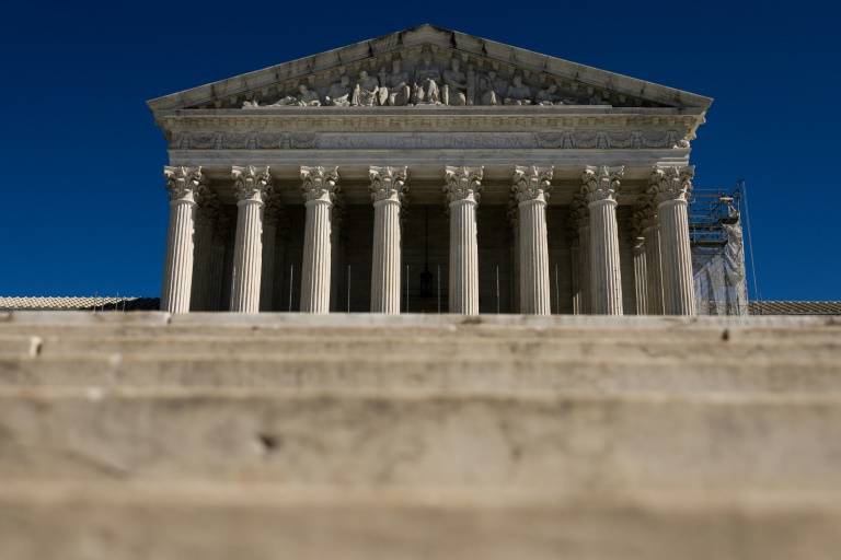 US Supreme Court intervenes to pause Trump deportations