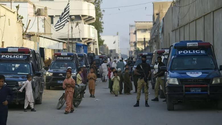 Korangi prostitution den busted, 15 arrested in Karachi police raid