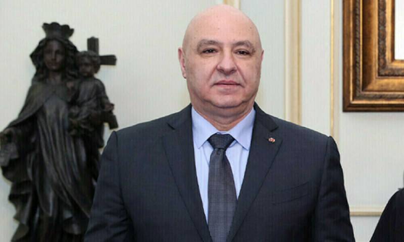 Lebanon president says disarming Hezbollah 'delicate' as strikes in south kill 2