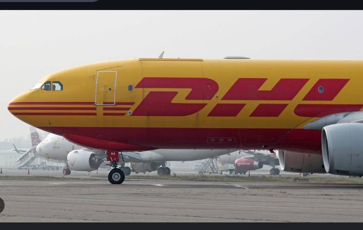 DHL to stop global shipments worth over $800 to US consumers
