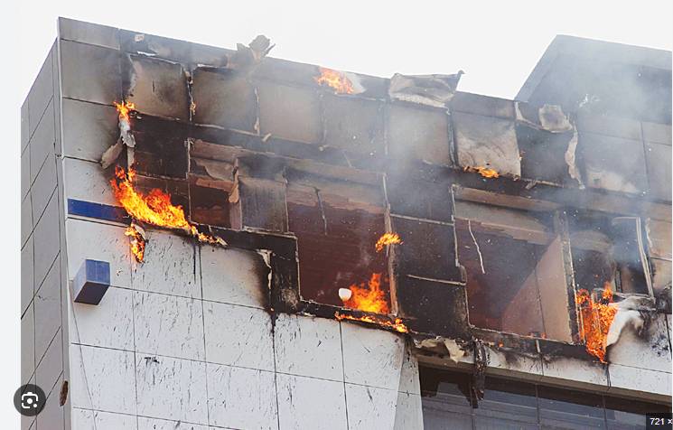 Fire erupts at FIA office in Karachi 