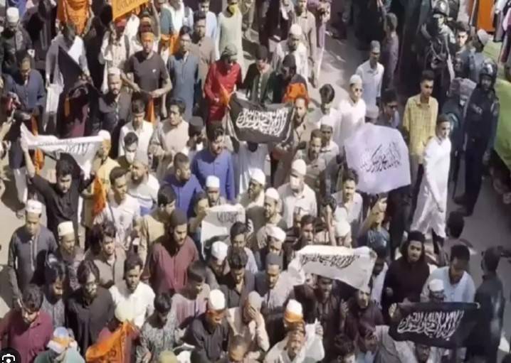 Bangladesh hardliners seek abolition of women's commission