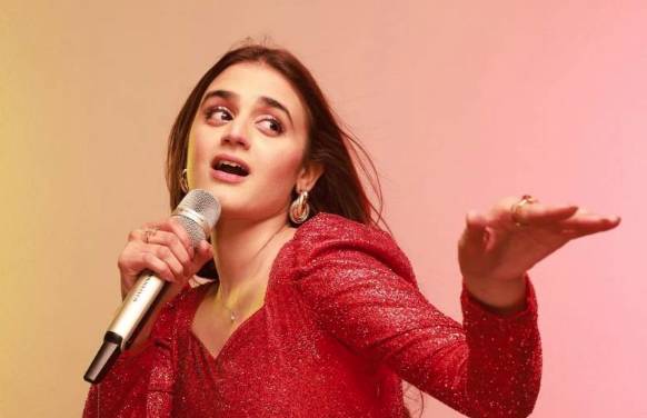 Netizens cant get enough of Hira Mani’s befitting response to ‘PSYCHO’ comment
