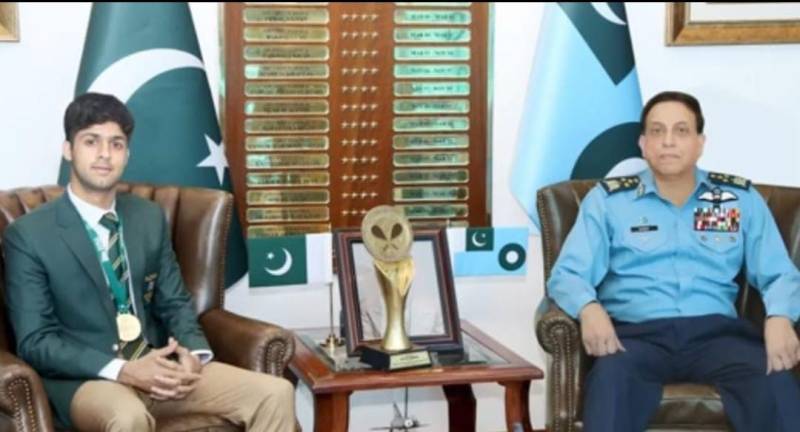 World U23 Squash Champion Noor Zaman calls on Air Chief 