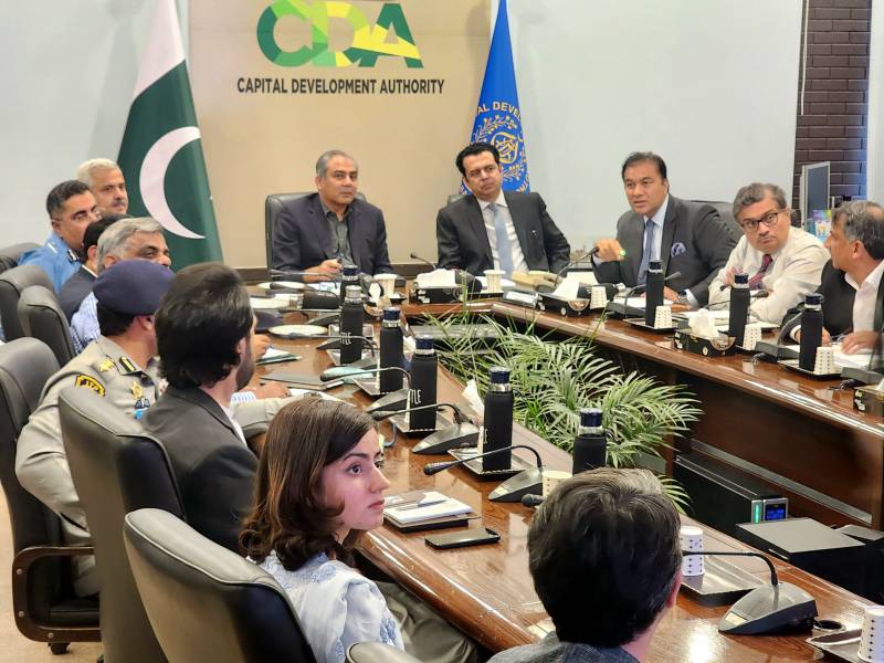 Interior minister approves major infrastructure projects in Islamabad to ease traffic congestion 