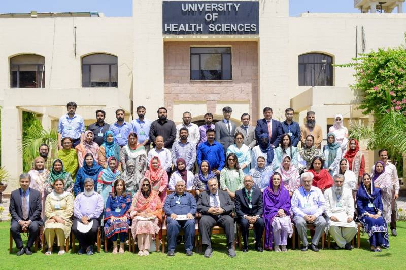 UHS awards certificates in medical editing and journalism courses 