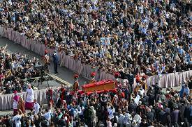 Crowds bid farewell to Pope Francis in first day of lying in state