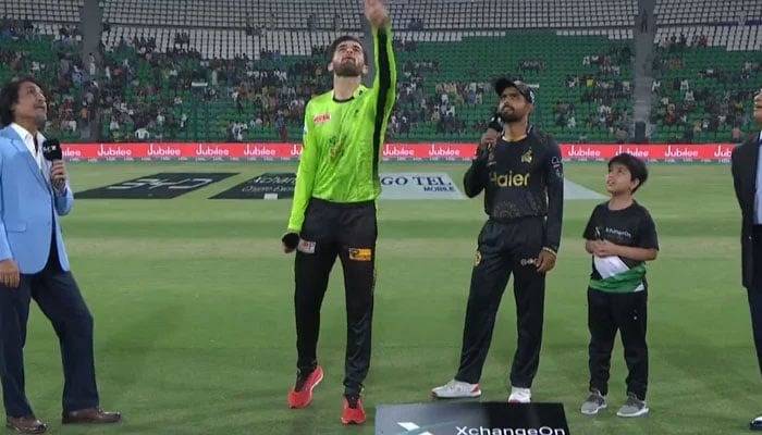 Peashawar Zalmi opt to bowl first against Lahore Qalandars in PSL X first match at Gaddafi
