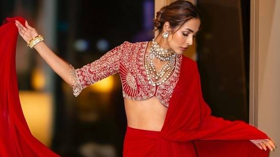 Malaika Arora flaunts stretch marks in new clicks