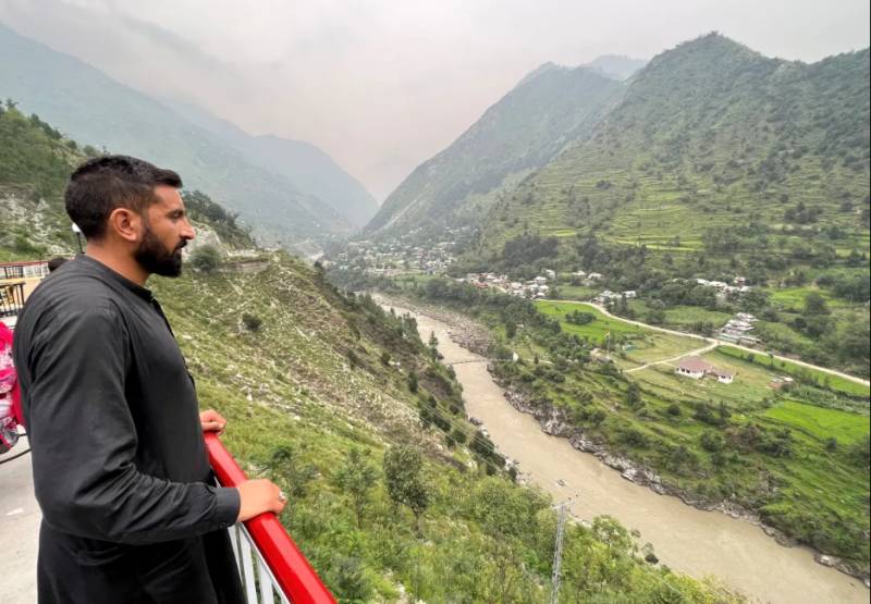 Pakistan and India border closure separates families