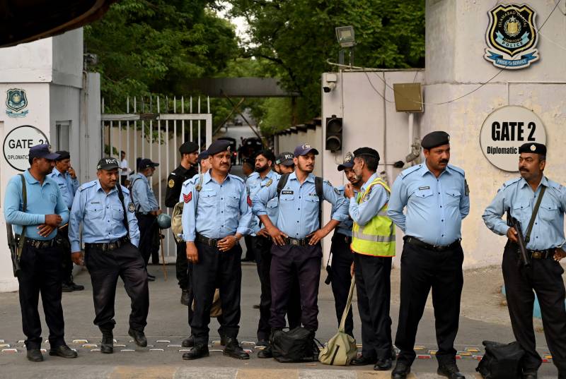UN urges Pakistan and India to show 'maximum restraint' 