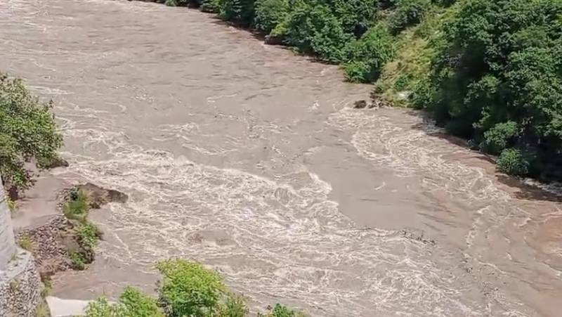 Flood in River Jhelum after India releases unannounced water