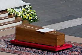 Francis laid to rest as 400,000 mourn pope 'with an open heart'