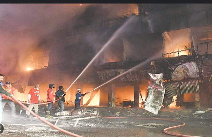 Massive fire erupts in Karachi’s International Shopping Market