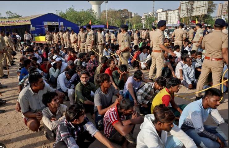 India detains over 1,000 Bangladeshi migrants