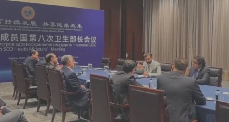 Pakistan, Iran vow to boost health sector cooperation at SCO Conference in China