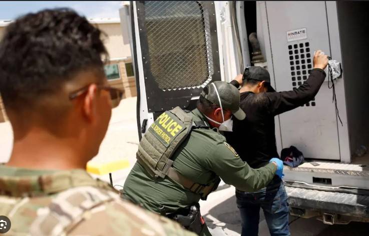 Republicans propose charging US asylum seekers $1,000