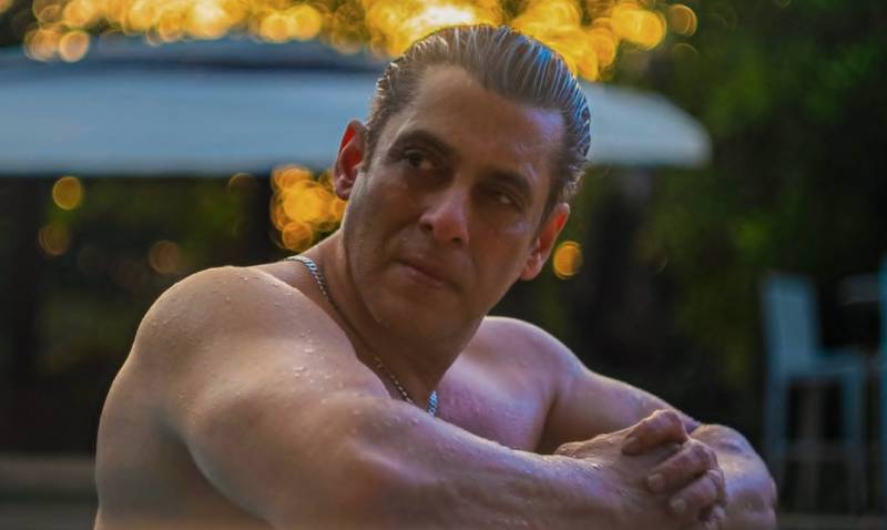 Salman Khan’s poolside picture sparks fitness frenzy on social media