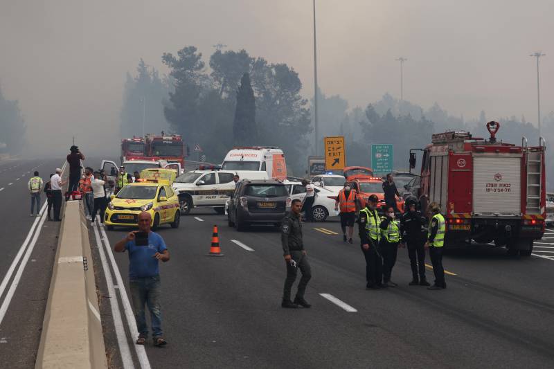 Raging wildfires near Jerusalem prompt army deployment