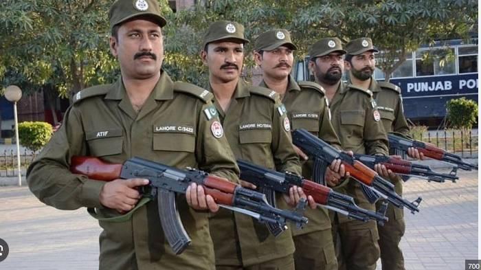 Two dacoits killed in Gujranwala police encounters