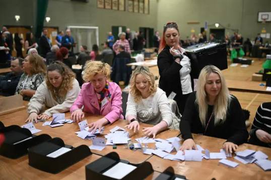 UK local elections test big two parties
