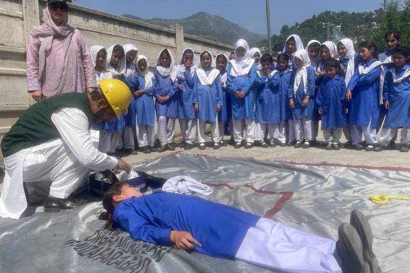 Schoolchildren learn emergency drills as Kashmir tensions rise