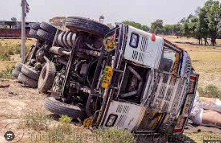 Three die as a potato-laden truck overturns in Quetta 