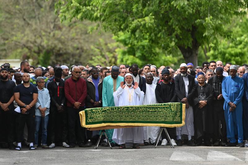 Hundreds of worshippers pray for Malian murdered in French mosque