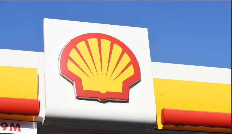 Shell net profit sinks 35% in first-quarter as oil prices fall