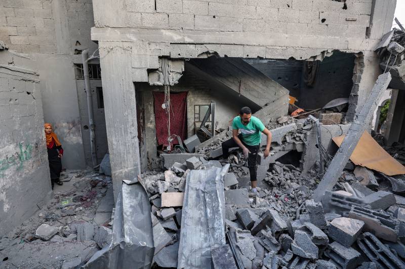 42 Palestinians killed in Israeli strikes on Gaza homes