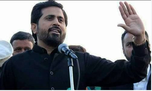 PTI workers hoot at Fayaz-ul-Hasan Chohan 