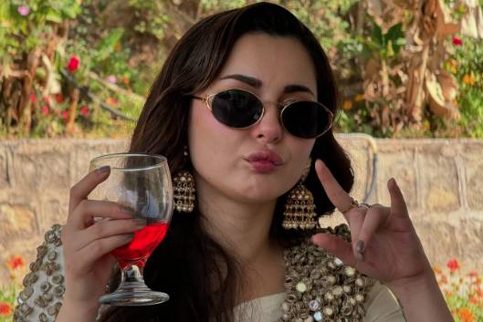 Hania Aamir’s diehard Indian fans approach her through VPN amidst Instagram restrictions