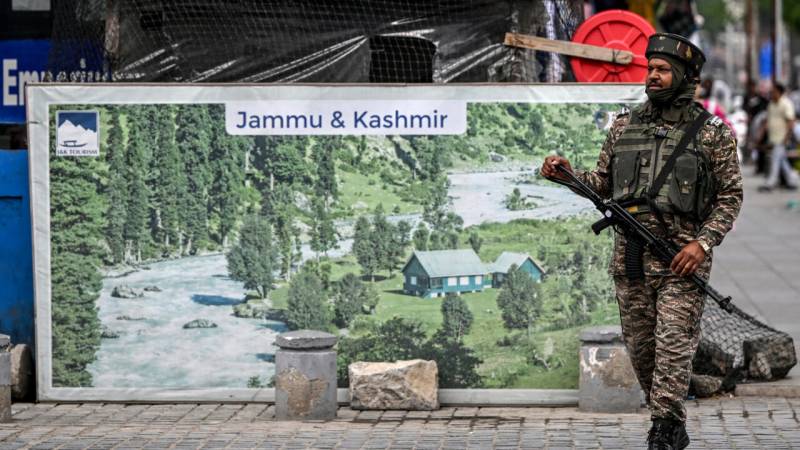 India blocks Pakistani celebrities on social media